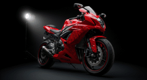 covering moto sur une moto suzuki rouge